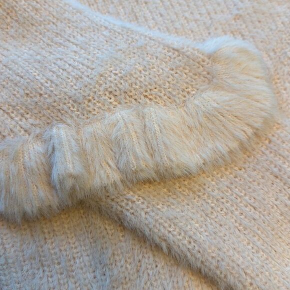 Chelsea and violet pink ruffle sweater - Picture 2 of 6